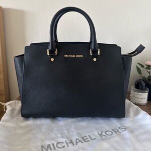 Micheal Kors Tote